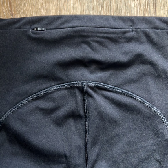 Lululemon Swift speed high rise crop. Size 6 black. - Picture 4 of 4